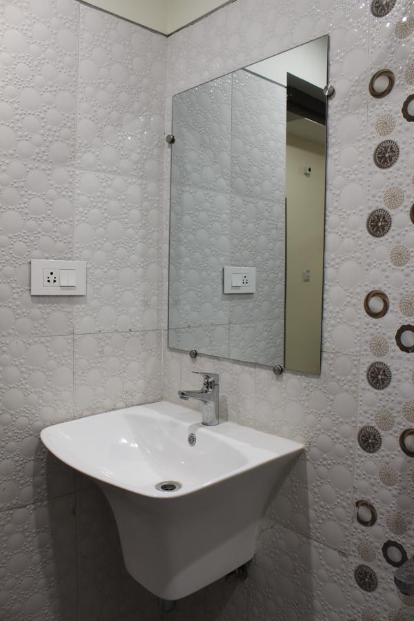 Hotel Grand Gayathri Khammam 외부 사진