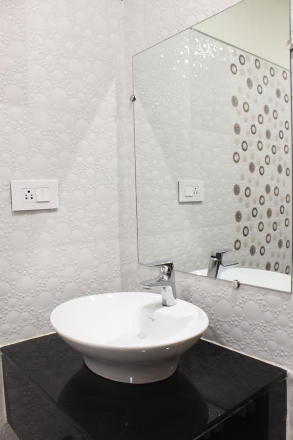 Hotel Grand Gayathri Khammam 외부 사진