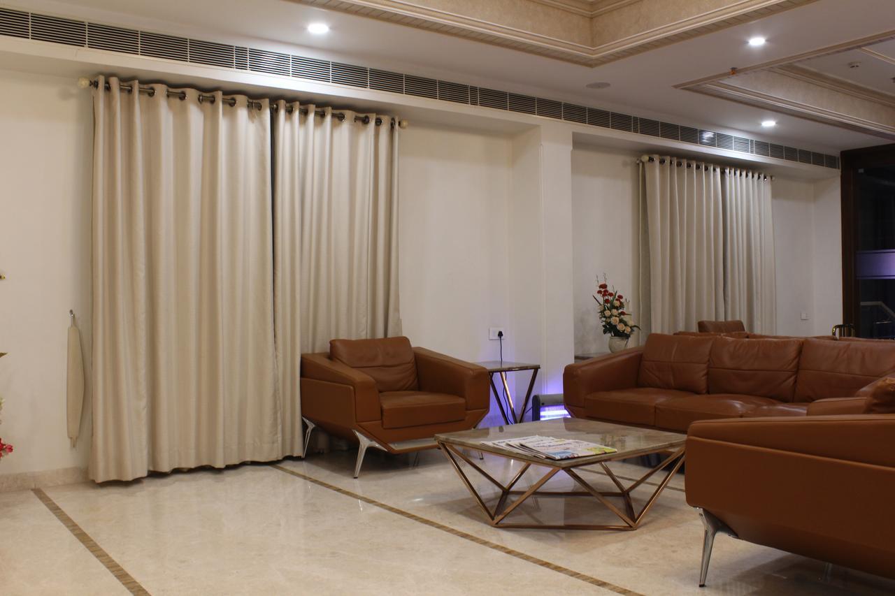 Hotel Grand Gayathri Khammam 외부 사진