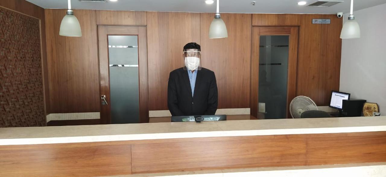 Hotel Grand Gayathri Khammam 외부 사진
