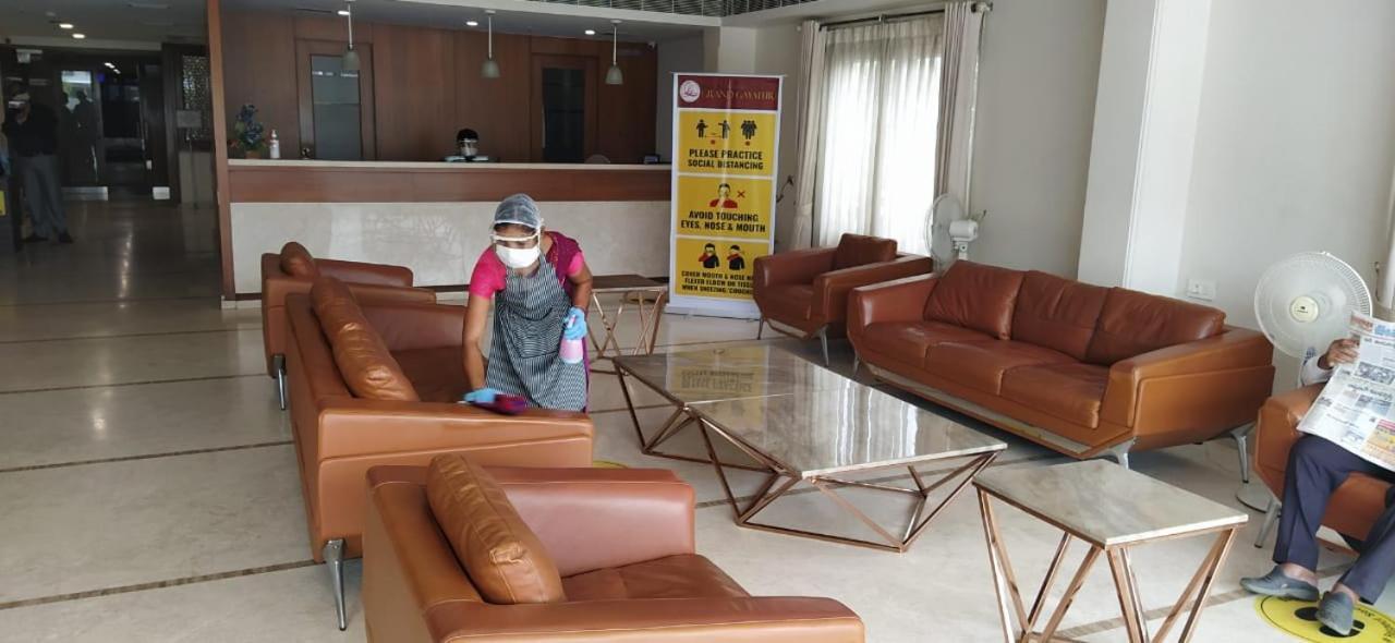 Hotel Grand Gayathri Khammam 외부 사진
